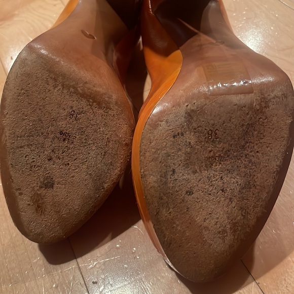 Vintage yellow Moschino high heel shoes, worn once size 8 - Picture 9 of 11